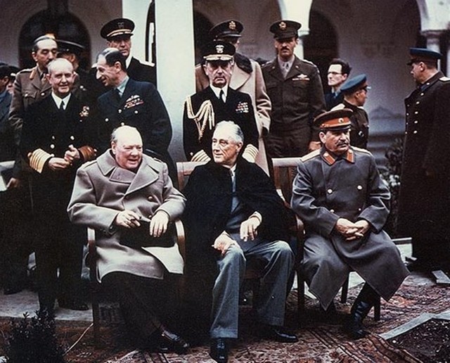 Yalta_summit_1945_with_Churchill,_Roosevelt,_Stalin.jpg